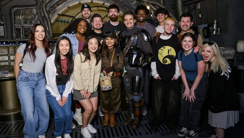 Nueva misión con Din Djarin y Grogu en la atracción Millennium Falcon Smugglers Run en Disney con Pedro Pascal