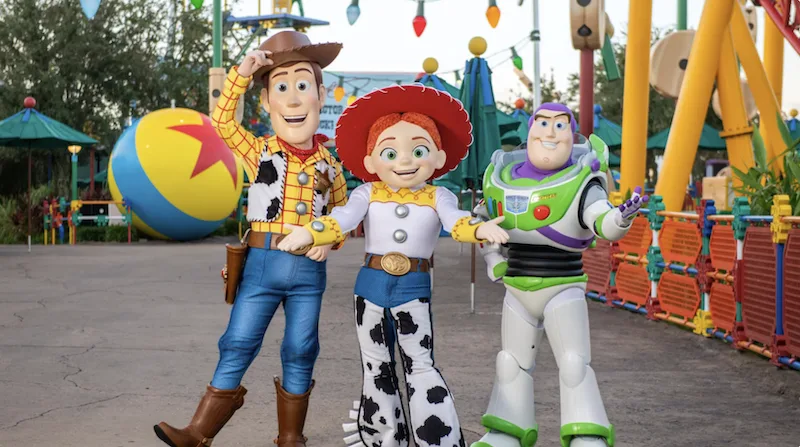 ¡Al infinito y más allá! Prepárate para Toy Story 5 viviendo tu propia aventura en los Parques Disney