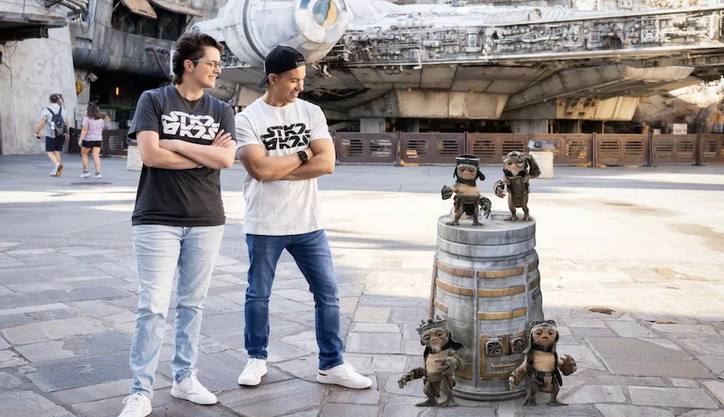 Magic Shot exclusivo de Disney PhotoPass con The Mandalorian y Grogu en Star Wars Galaxy's Edge.